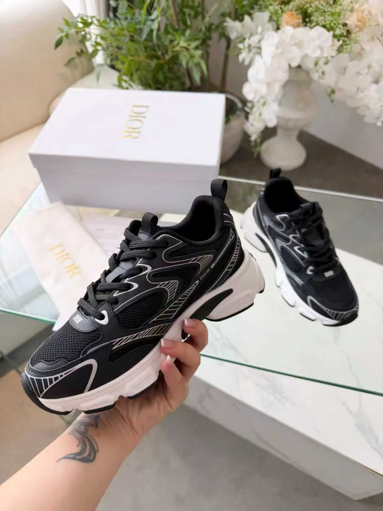 Dior B23 Tênis Chunky Pretos e Brancos 6