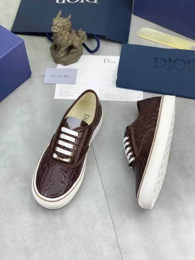 Dior B23 حذاء رياضي بني مونوغرام إمبوسد 6