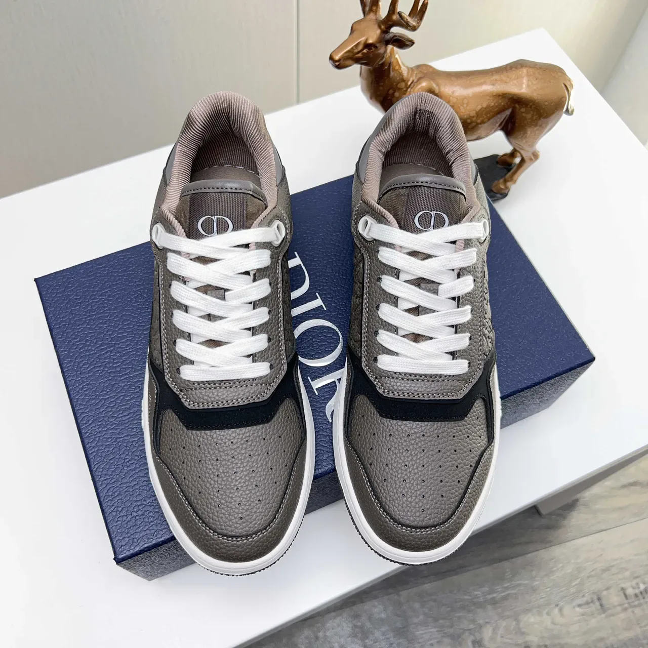 Dior B23 Gray Embossed Oblique Leather Lifestyle Sneakers 4