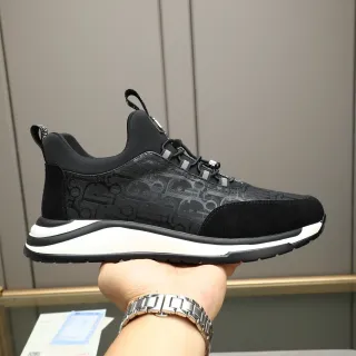 Dior B23 Monogram Print noir sneakers lifestyle