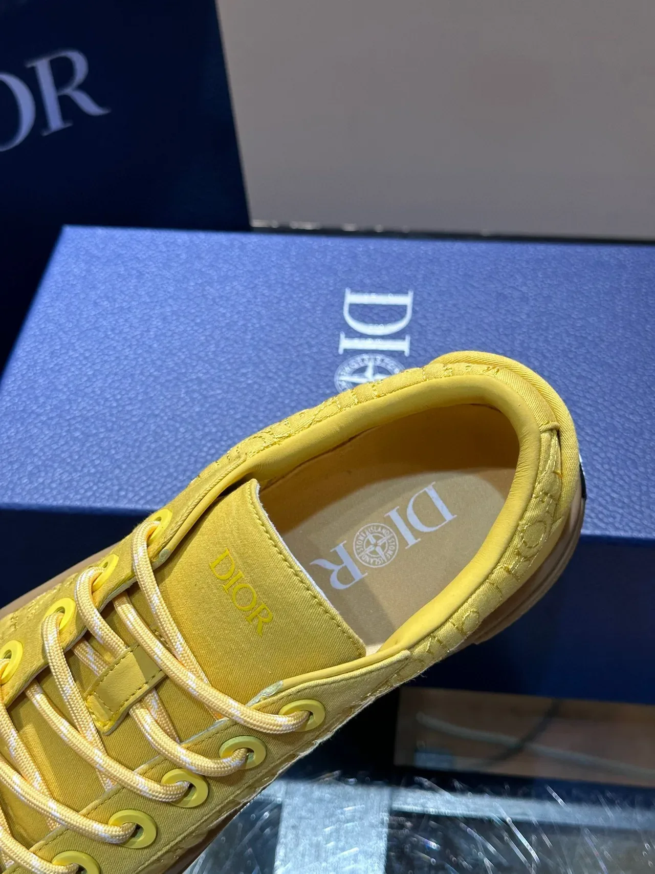 Dior B27 Yellow Beige Embossed Monogram Upper Low-Top Platform Silhouette Lifestyle Sneakers 3