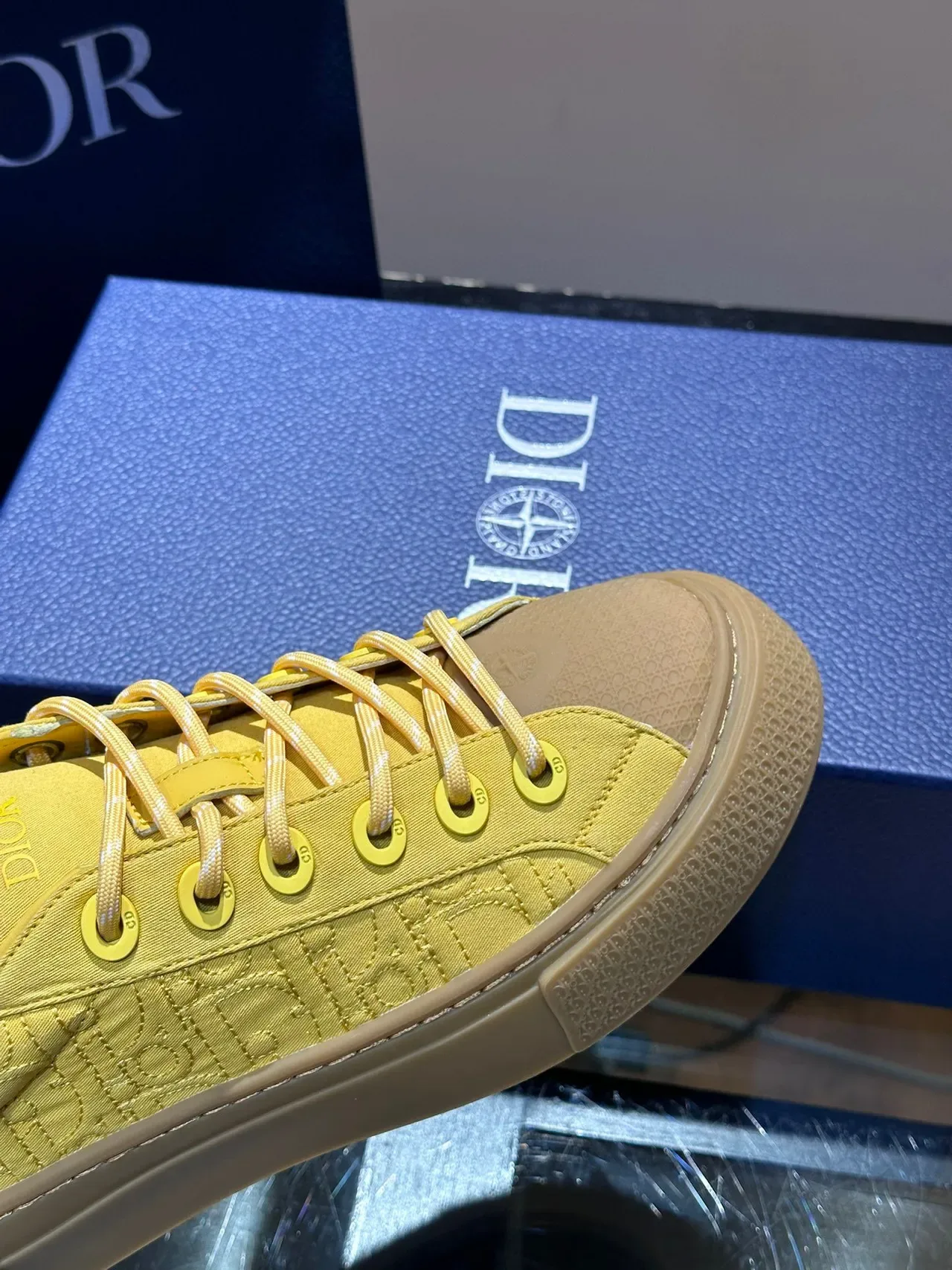 Dior B27 Yellow Beige Embossed Monogram Upper Low-Top Platform Silhouette Lifestyle Sneakers 4