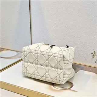Dior Book Tote 粉色 绗缝钻石缝线 卷边皮革手柄 手提袋 5