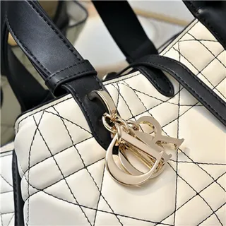 Dior Book Tote 粉色 绗缝钻石缝线 卷边皮革手柄 手提袋 7