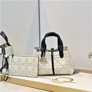 Dior Book Tote 粉色 绗缝钻石缝线 卷边皮革手柄 手提袋 10