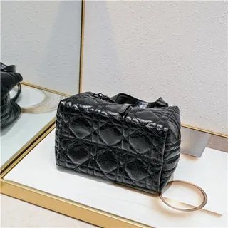 Dior Book Tote 粉色 绗缝钻石缝线 卷边皮革手柄 手提袋 15