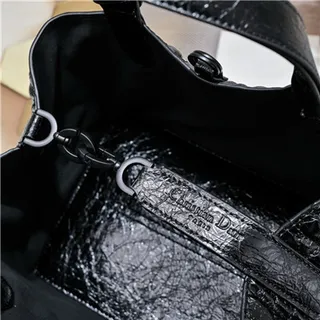 Dior Book Tote 粉色 绗缝钻石缝线 卷边皮革手柄 手提袋 16