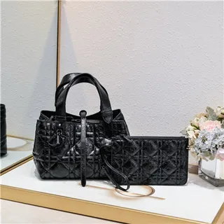 Dior Book Tote 粉色 绗缝钻石缝线 卷边皮革手柄 手提袋 21