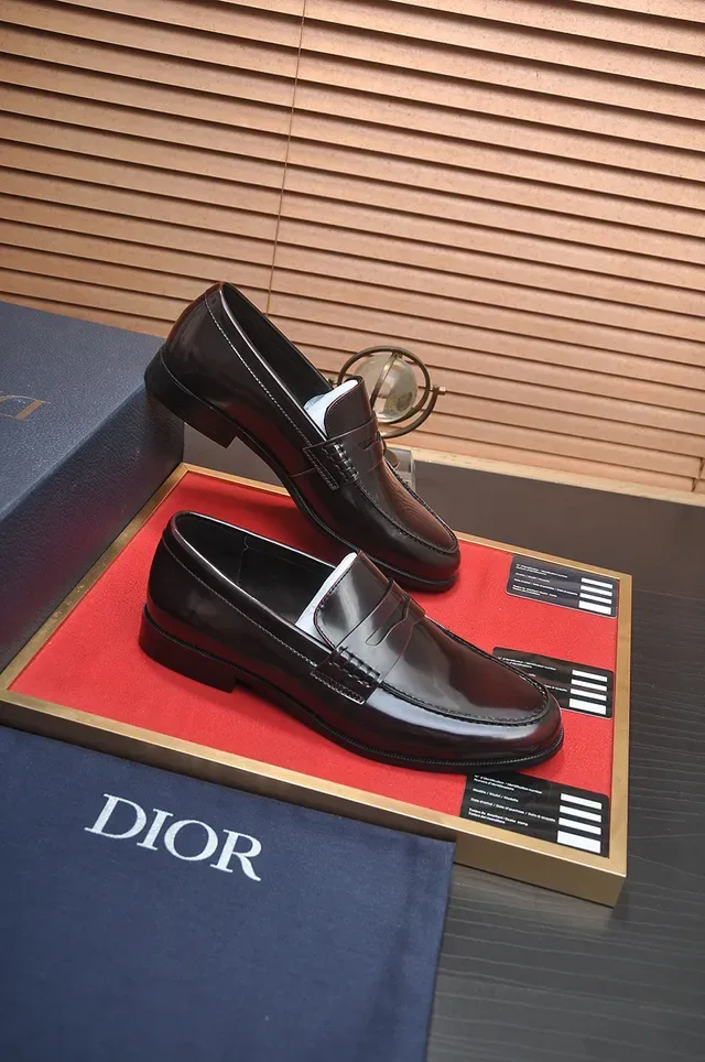 Dior برغندي جلد لامع بيني لوفر 4