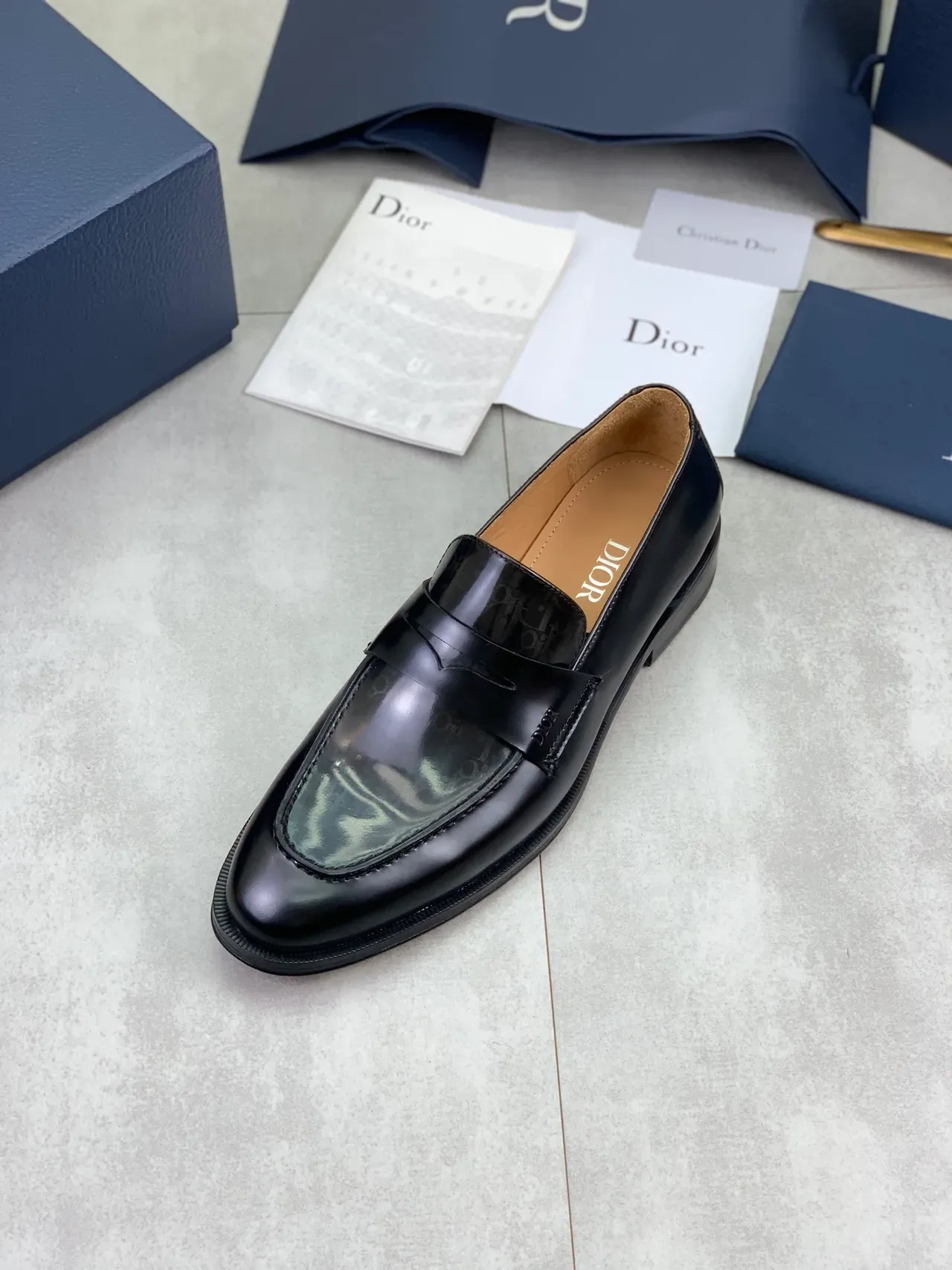 Dior লোফার কালো বেইজ চকচকে পেটেন্ট চামড়া স্বচ্ছ তির্যক প্রিন্ট ওভারলে লোফার 4