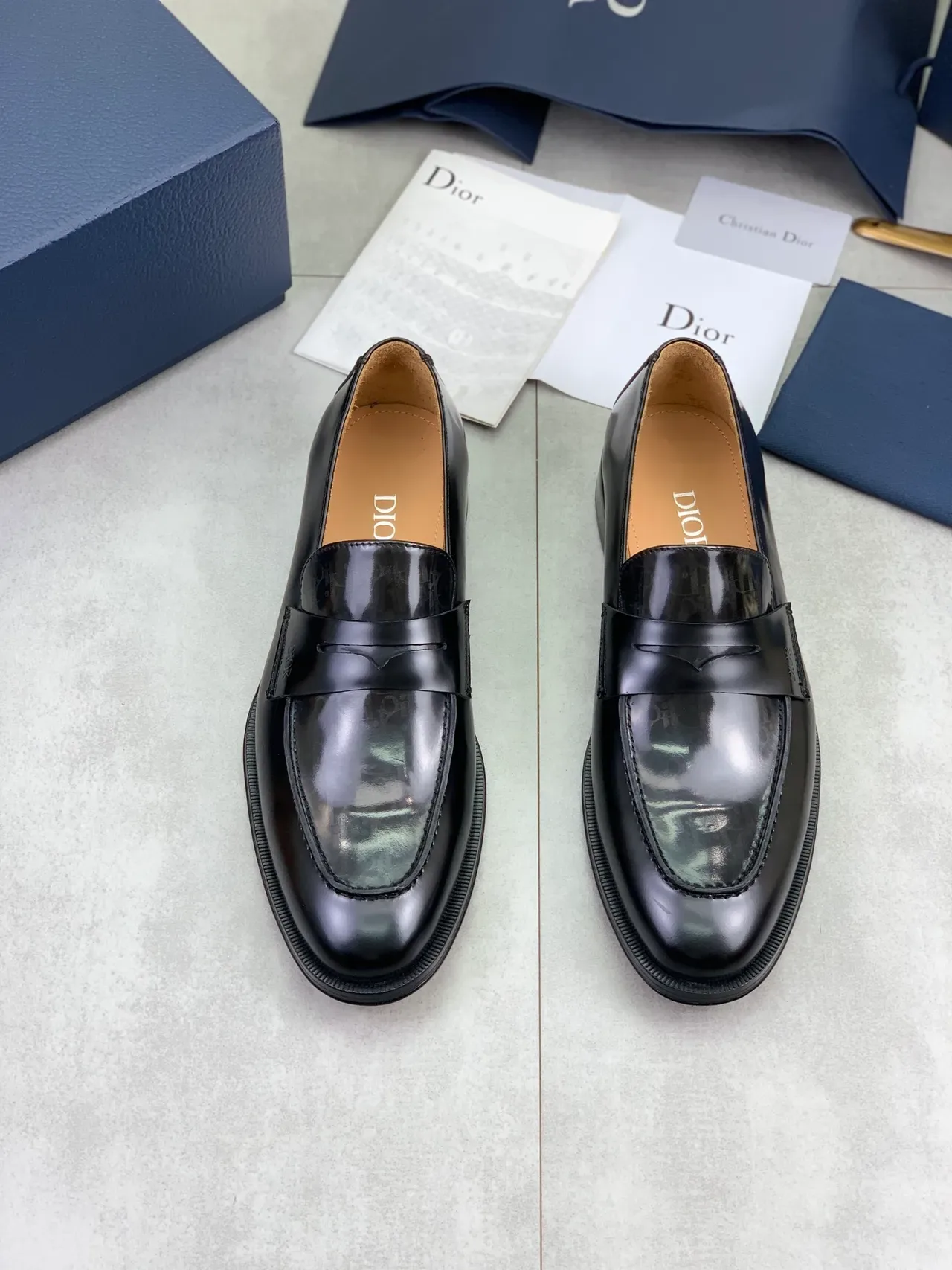 Dior লোফার কালো বেইজ চকচকে পেটেন্ট চামড়া স্বচ্ছ তির্যক প্রিন্ট ওভারলে লোফার 5