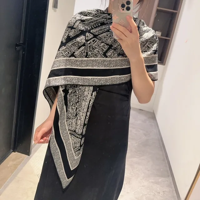 Robe Dior sans manches à col haut en maille côtelée 2