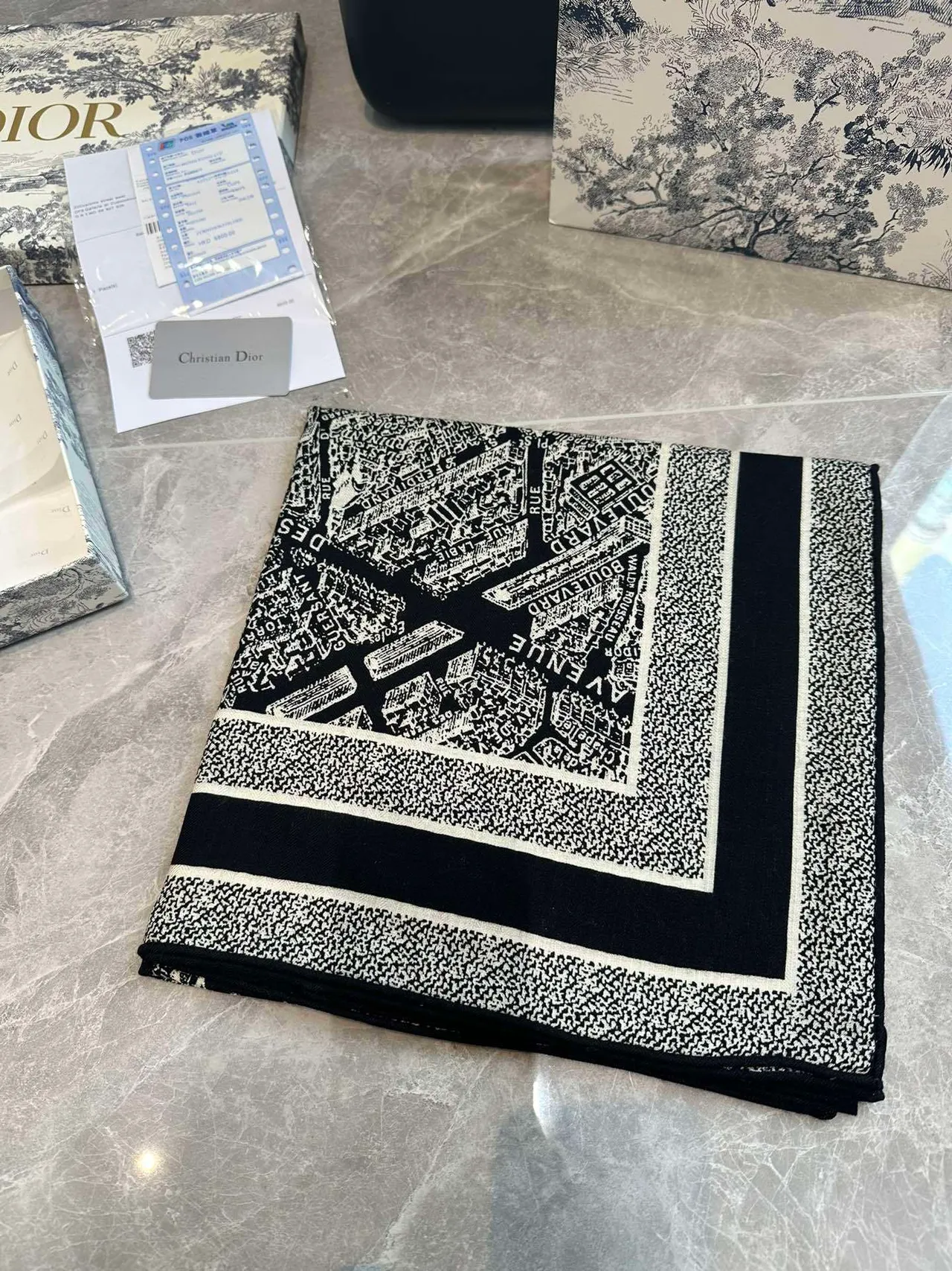 Robe Dior sans manches à col haut en maille côtelée 4