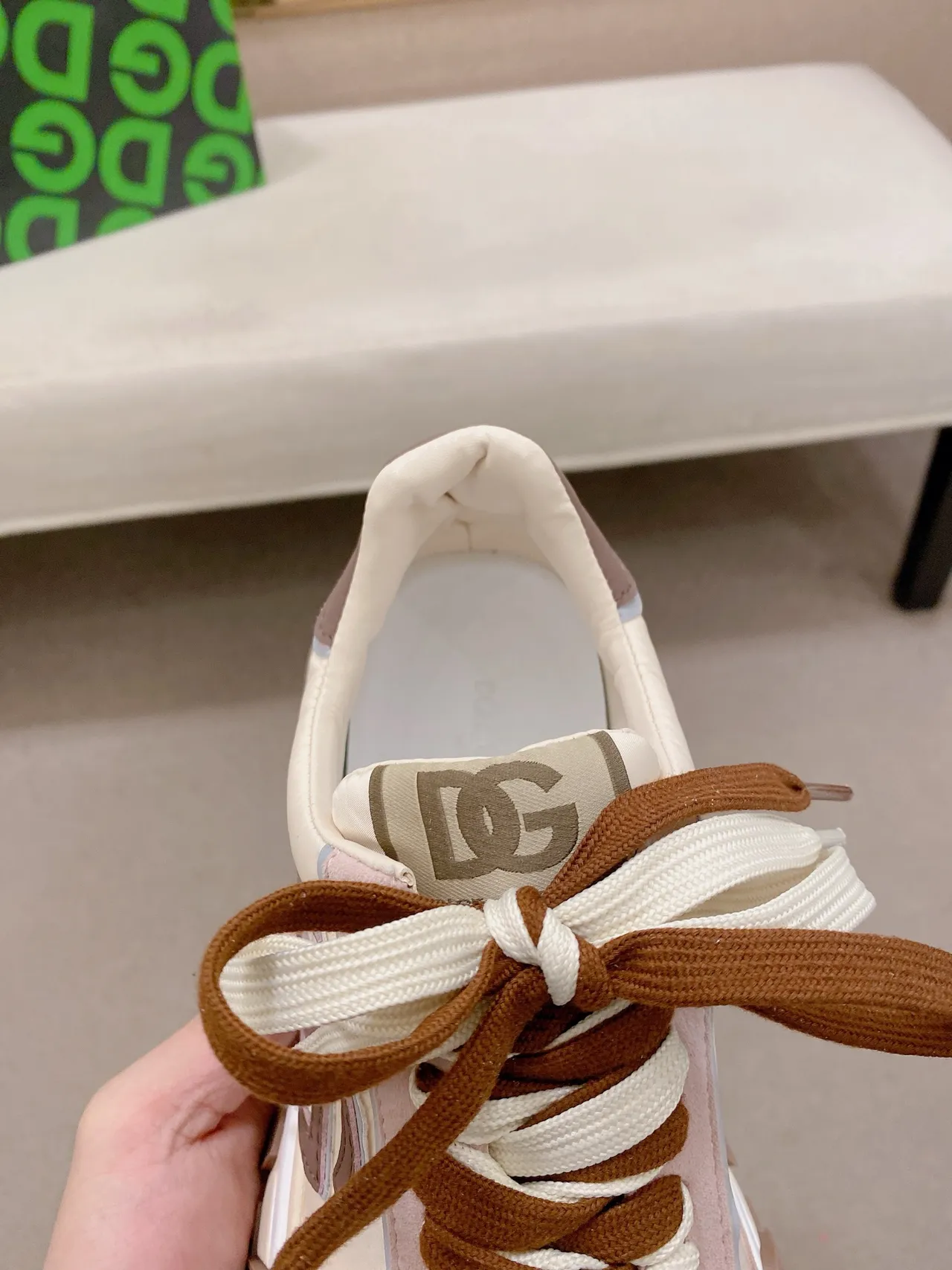 Dolce & Gabbana B22 Baskets chunky rose et crème 4