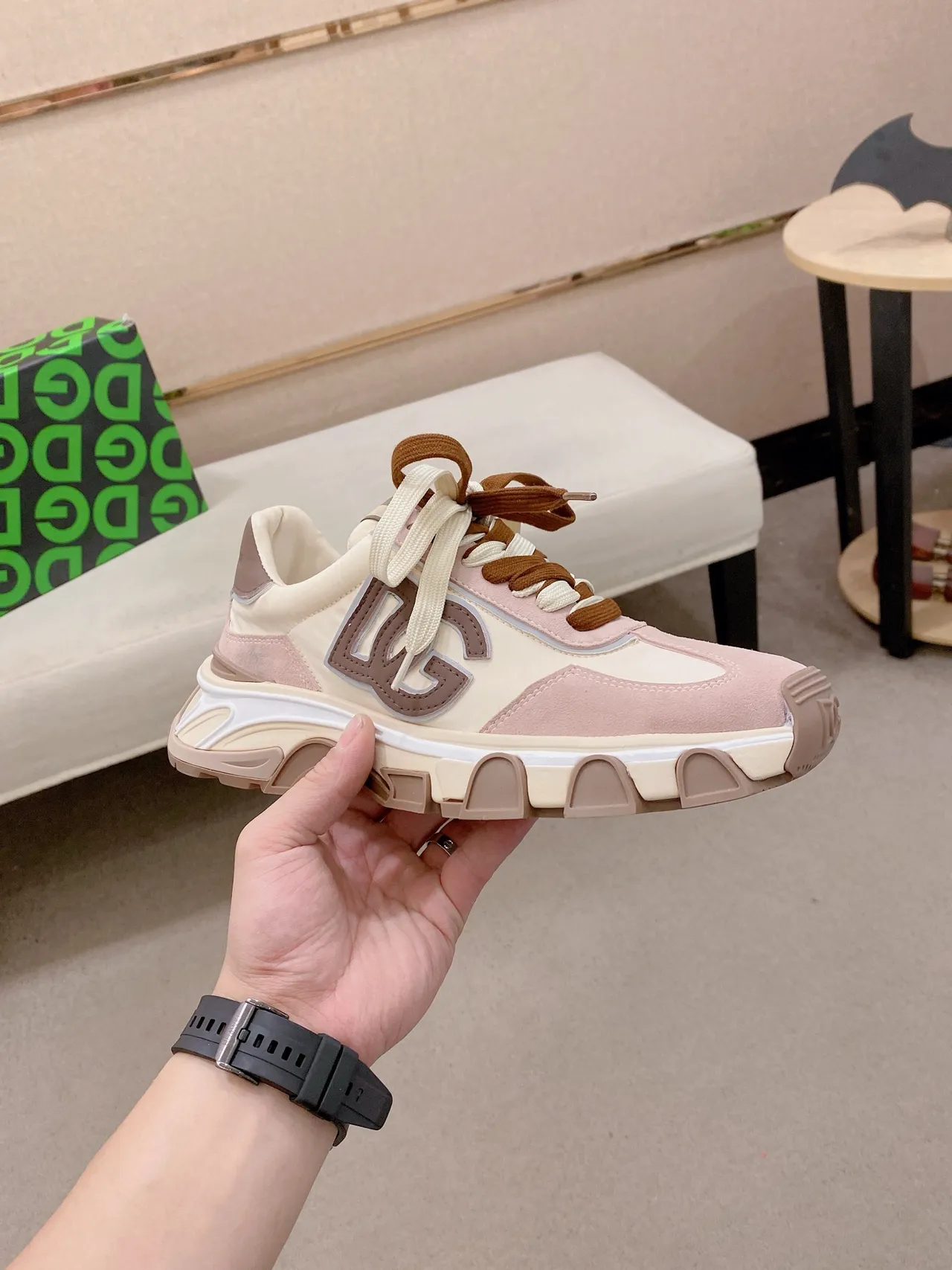 Dolce & Gabbana B22 Baskets chunky rose et crème 5