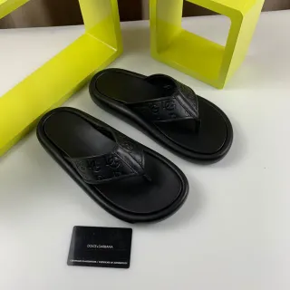 Dolce & Gabbana Monograma embossado chinelos de plataforma pretos