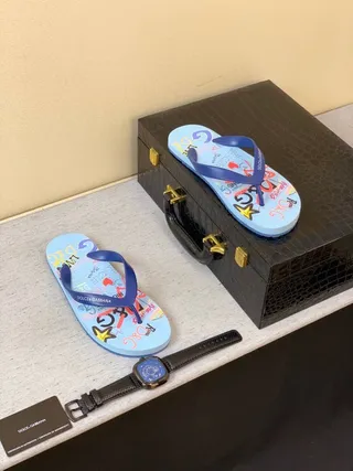 Dolce & Gabbana Impresión gráfica Azul claro y navy Pantuflas 2