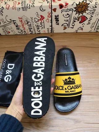 Dolce & Gabbana हलुद এবং কালো ক্রাউন স্ট্র্যাপ স্লিপার 4