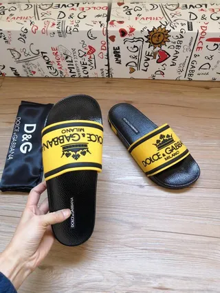 Dolce & Gabbana हलुद এবং কালো ক্রাউন স্ট্র্যাপ স্লিপার 5