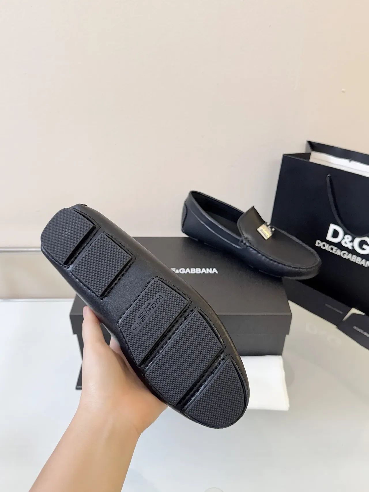 Dolce & Gabbana Portofino Loafers de Couro Preto com Placa de Metal 5