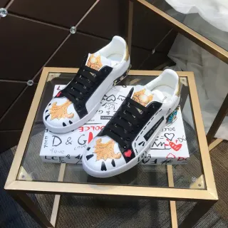 Dolce & Gabbana Blanc Noir Motif Lion Brodé Tab Talon Doré Sneakers Lifestyle