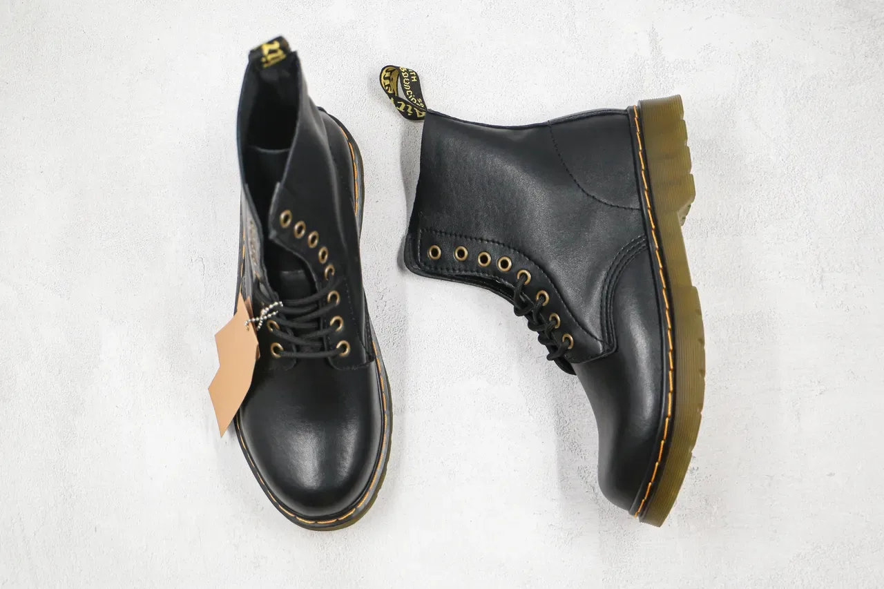 Dr. Martens 1460 কালো মসৃণ চামড়া হলুদ সেলাই মার্টিন বুট 8