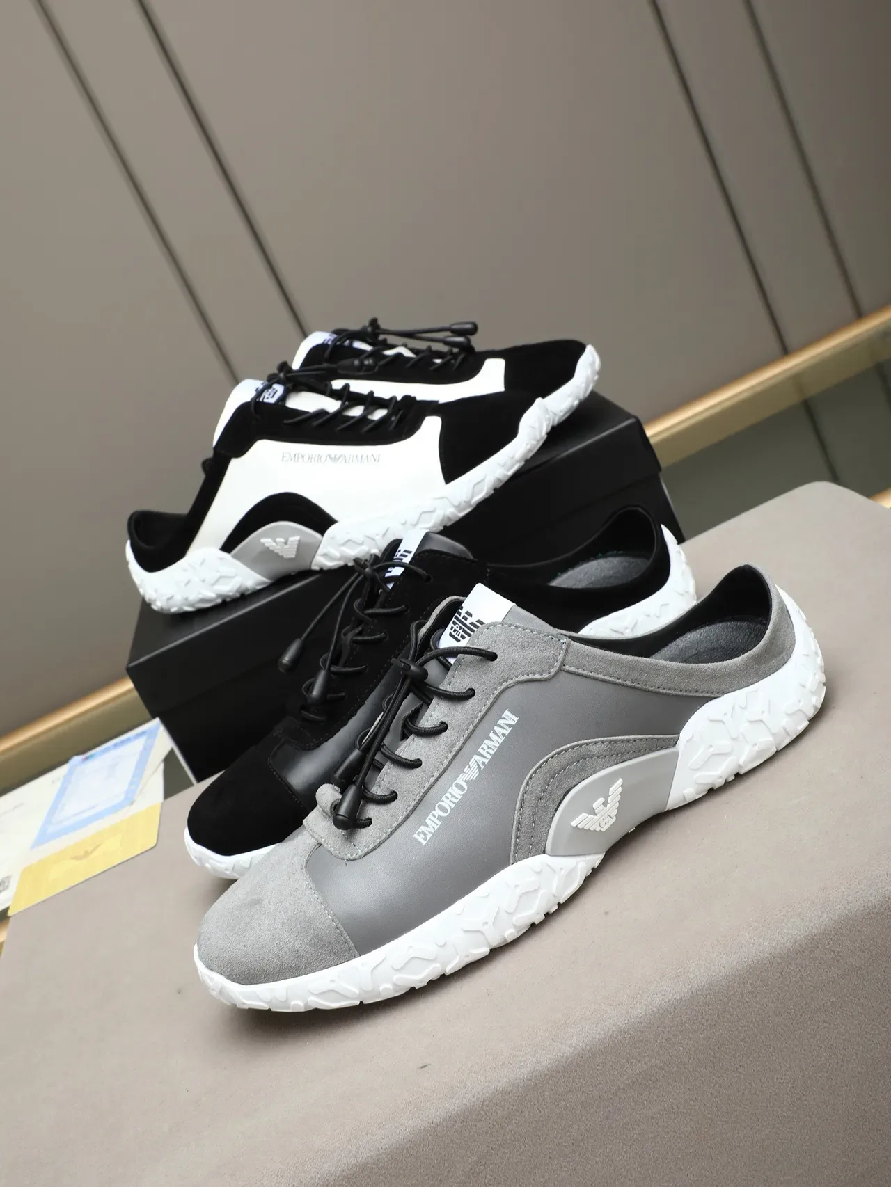 Emporio Armani Sneakers Lifestyle Noir et Blanc 2
