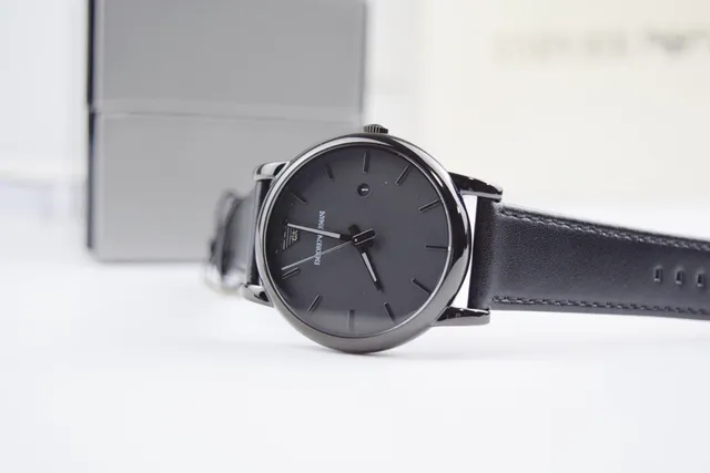Emporio Armani काला डायल लेदर स्ट्रैप क्वार्ट्ज घड़ी 6