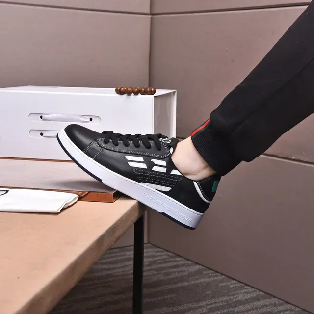Emporio Armani EA7 黑白皮革休闲运动鞋 9