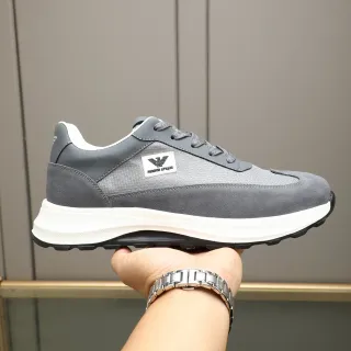 Emporio Armani Zapatilla gris de ante con malla y cordones lifestyle