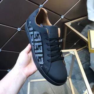 Fendi Preto Bege Low-Top Couro Superior Tênis Lifestyle