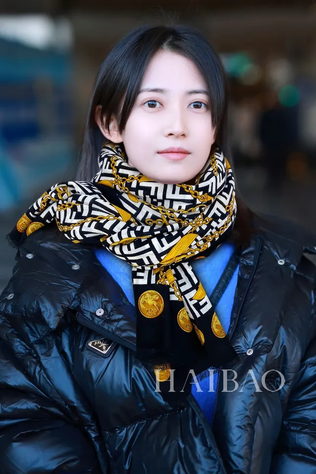Fendi FF चेन काला सोना Monogram प्रिंट मोटिफ रेशम स्कार्फ 2