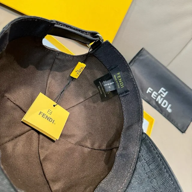 Fendi FF Monogram مطرز Logo قبعة بيسبول 3
