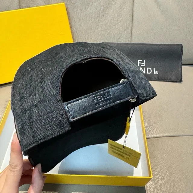 Fendi FF Monogram مطرز Logo قبعة بيسبول 4