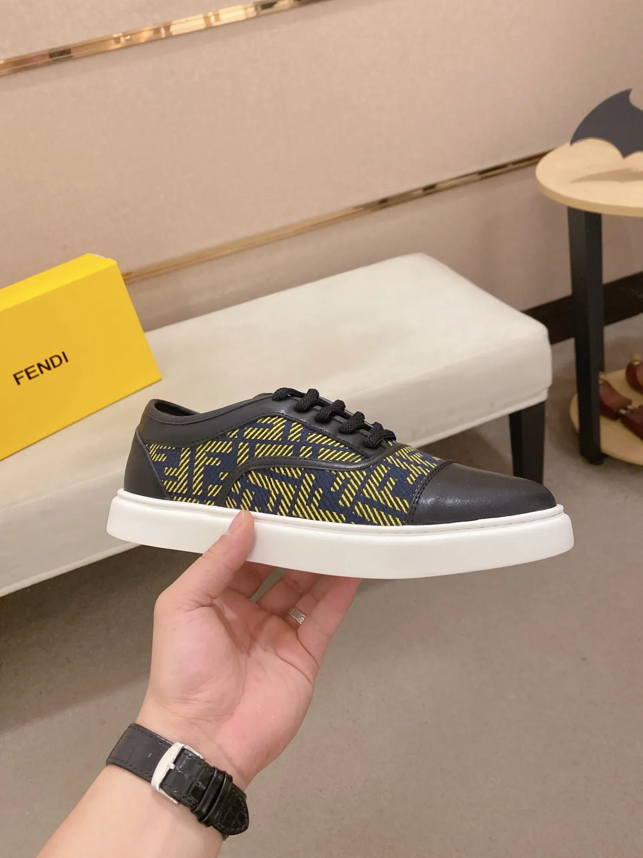 Fendi FF Monogram Tênis Lifestyle de Couro Navy e Amarelo Cap-Toe 5