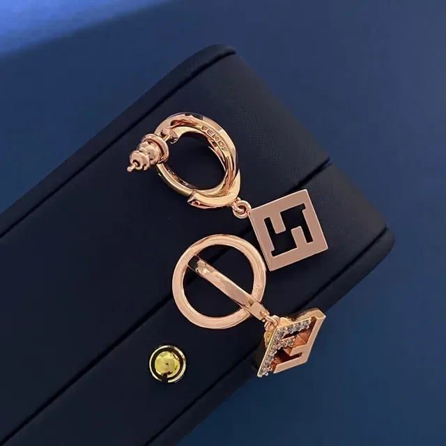Fendi Dourado Interlocking FF Logo Pavé Cristal Joias 3