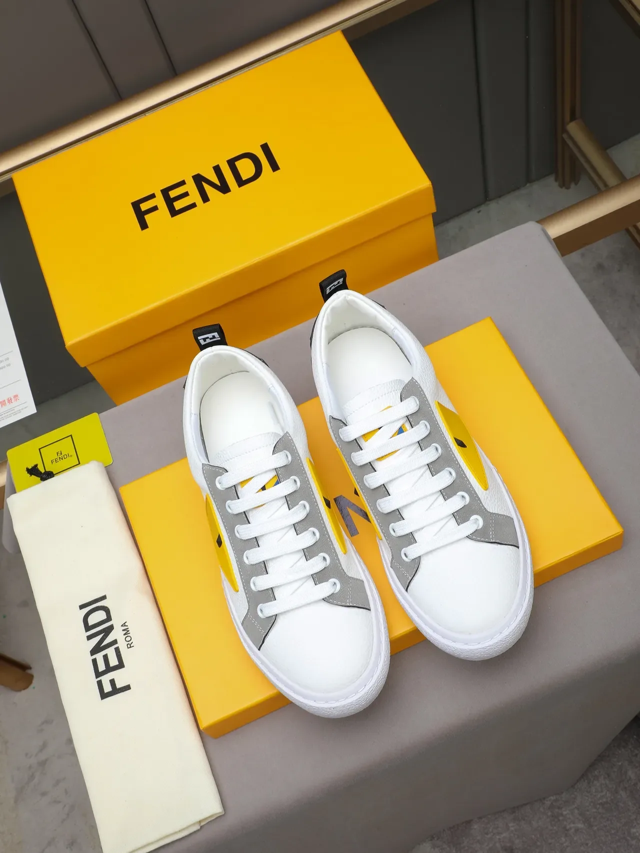 Fendi Monster Eye Sneaker branco cinza amarelo tênis lifestyle 3