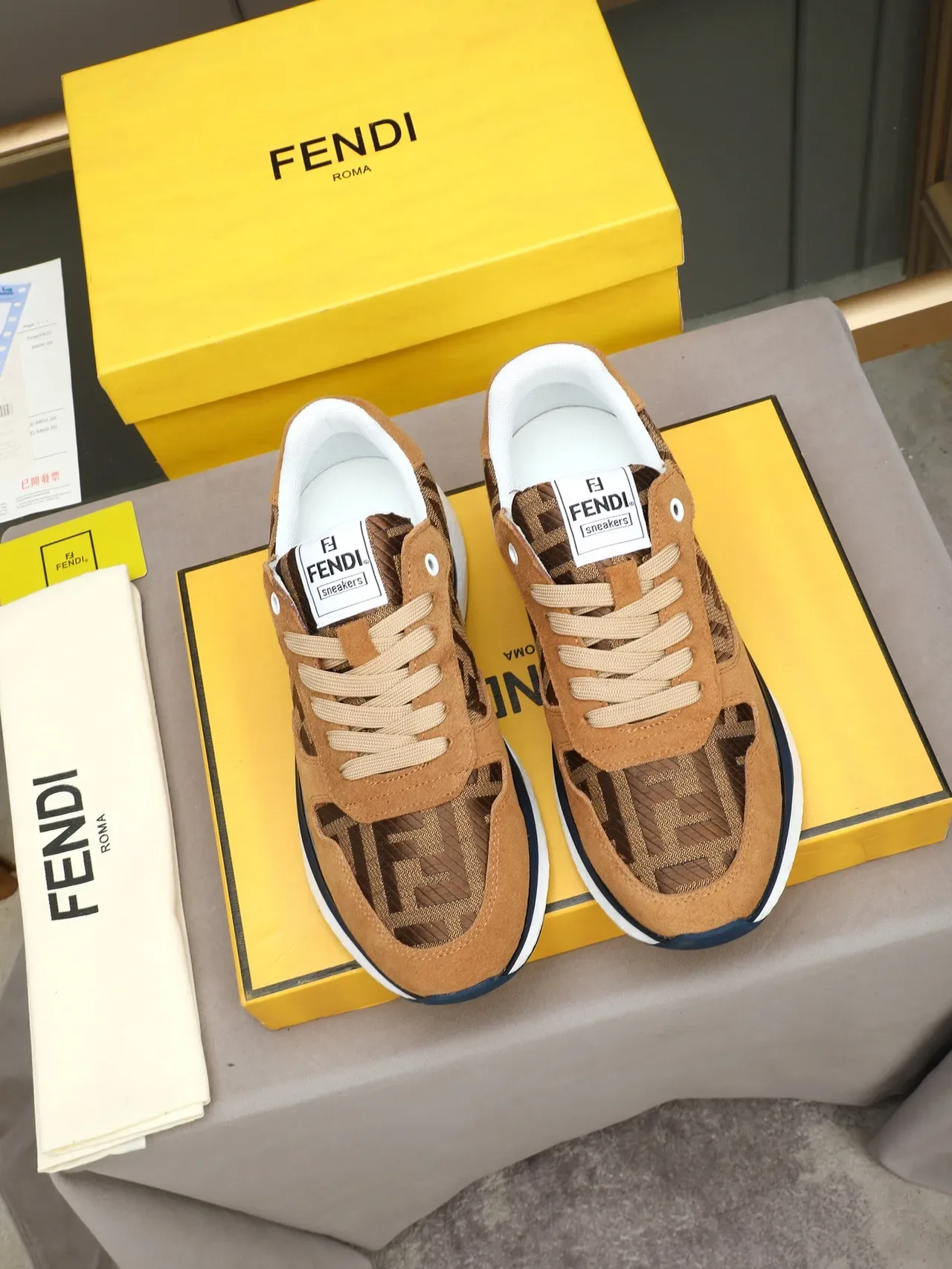 Fendi Runner FF Monogram ট্যান স্যুড লাইফস্টাইল স্নিকার 3