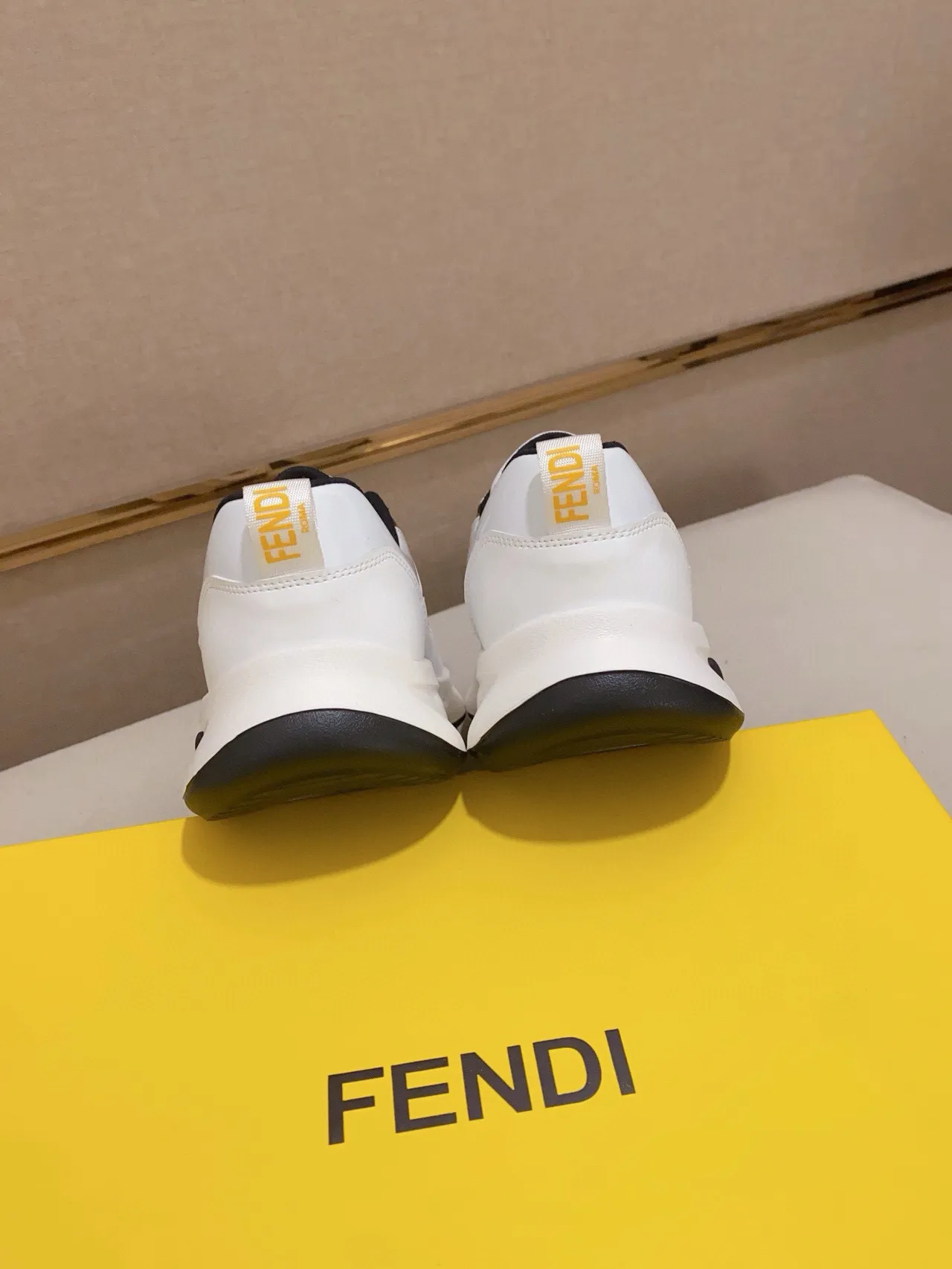 Fendi Runner 白棕色 Monogram 厚底运动鞋 8
