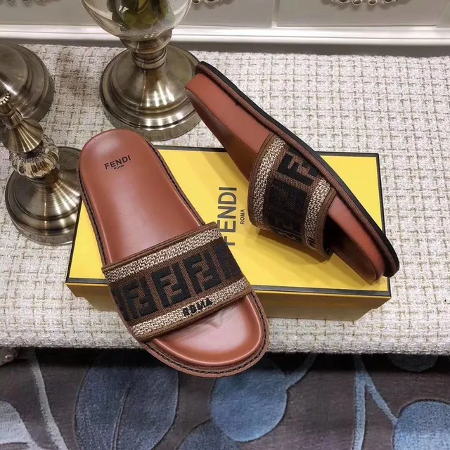 Fendi Slide 棕色皮革 FF 印花图案鞋带拖鞋 4