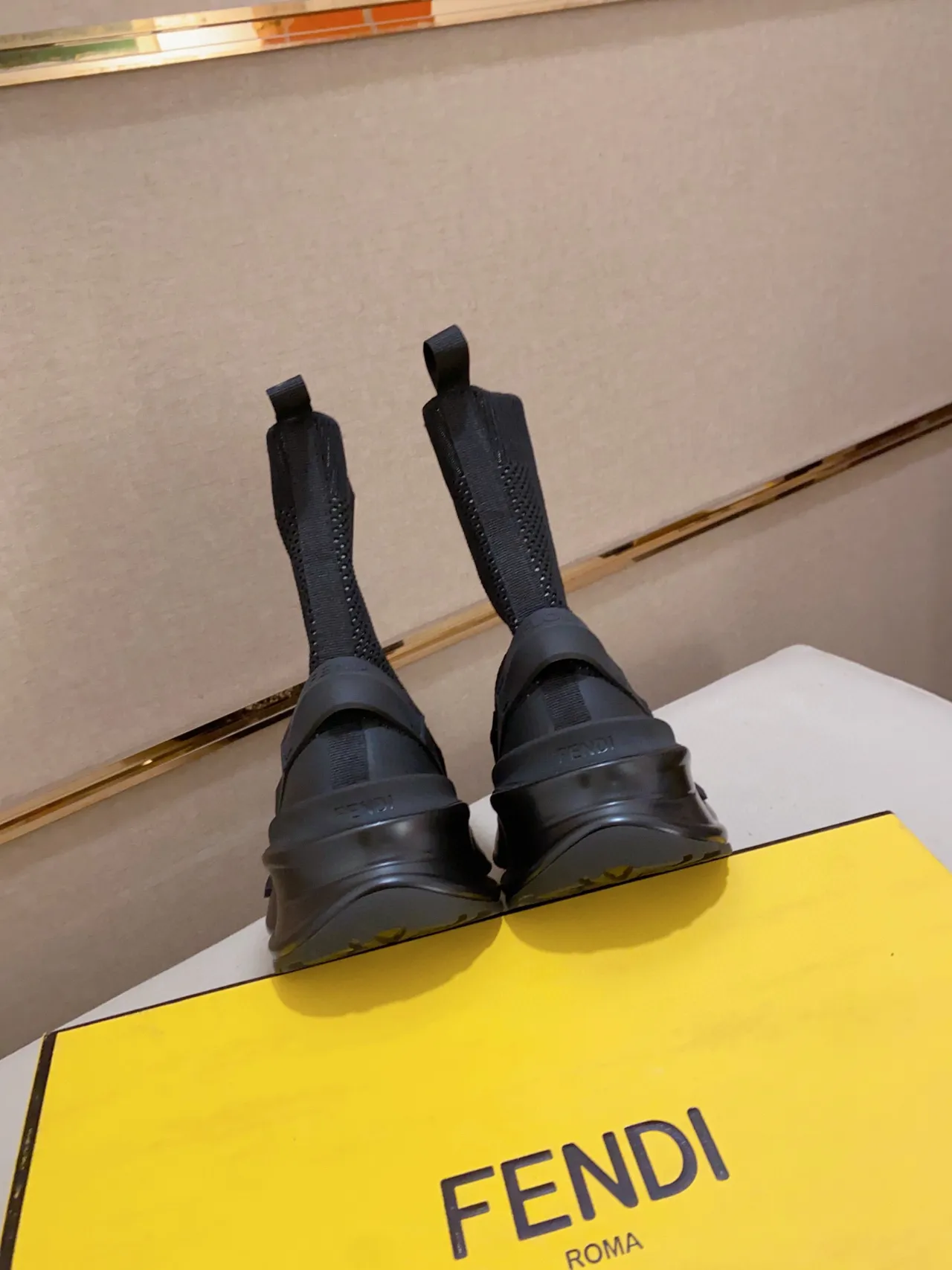 Fendi Speed Trainer 黑色斑点针织袜套式厚底运动鞋 2