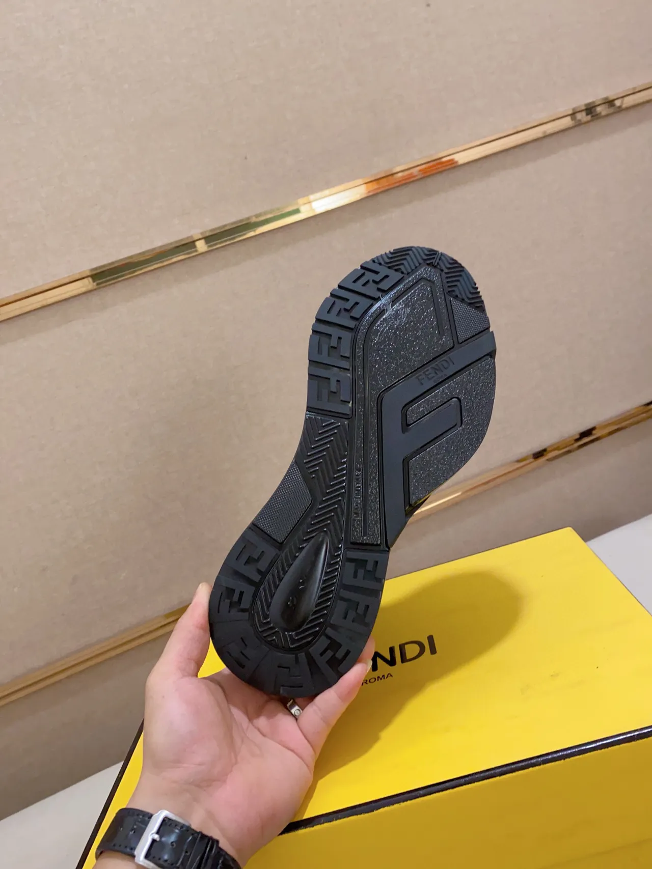 Fendi Speed Trainer 黑色斑点针织袜套式厚底运动鞋 3