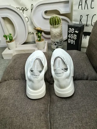 All-White Mesh Upper Platform Sole Lifestyle Sneakers 8