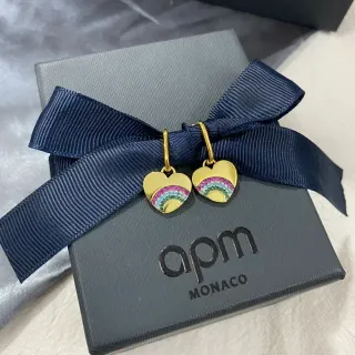 apm Monaco হার্ট আকৃতির ইন্দ্রধনুষ প্যাভে সোনালি টোন ঝুলন্ত কানের দুল