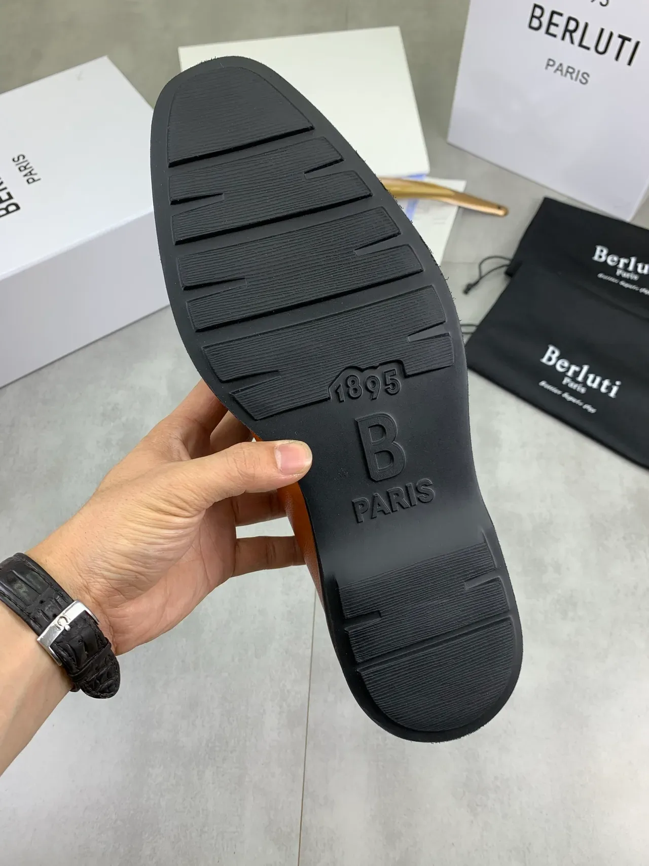BERLUTI कॉग्नैक कैप टू ऑक्सफोर्ड जूते 4