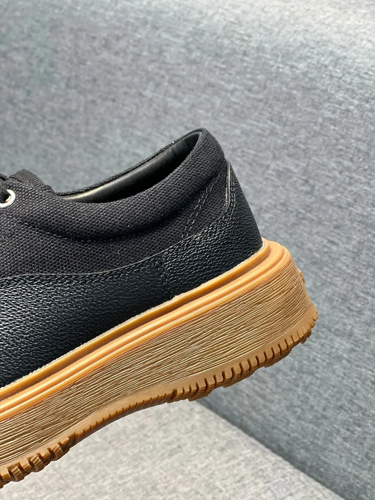 Sapato casual de plataforma preto e goma com cadarço 4