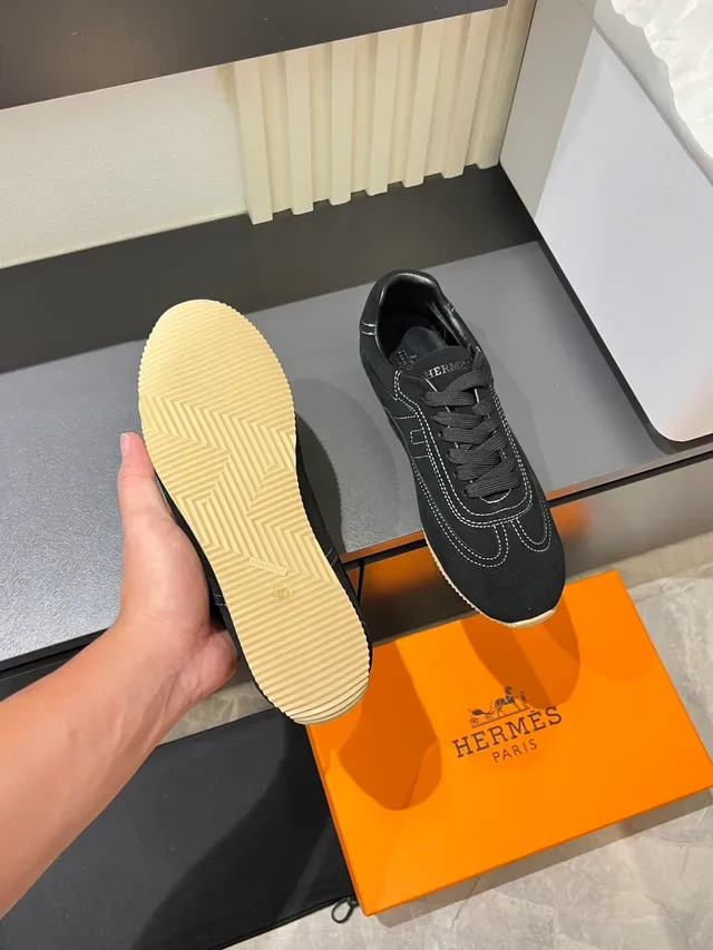 Black Beige Suede Upper Contrast White Stitching Sneakers 3