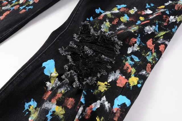 Pantalones Vaqueros Negros Distressed con Bordados Florales Slim-Fit 17