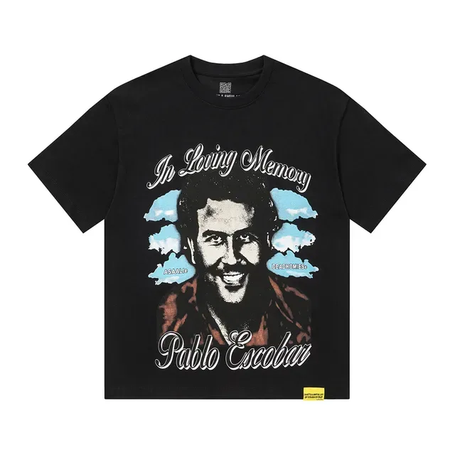 Black Graphic-Print Crewneck T-Shirt 2