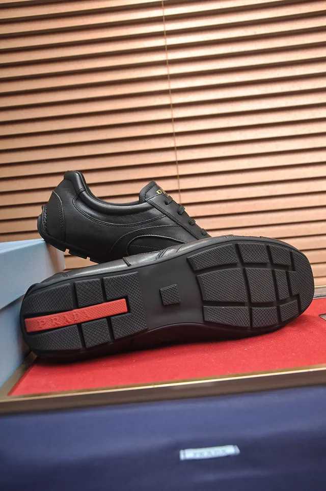 Black Leather Low-Top Lace-Up Casual Shoe 3